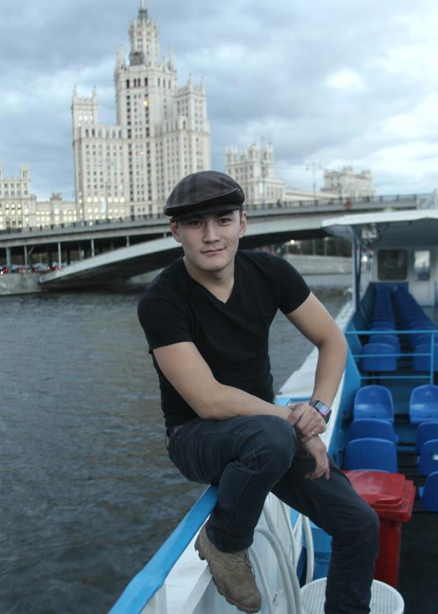 Жүжигчин Бэкэ “одооны тавдугаар ангийн хүүхдүүд бэлгийн харьцаанд орчихсон байгаа шүү”